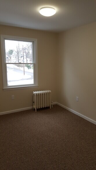 Bedroom - 27 High St