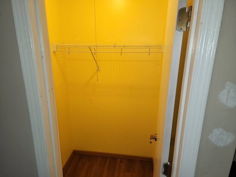 Building Photo - 624 Palisades Dr