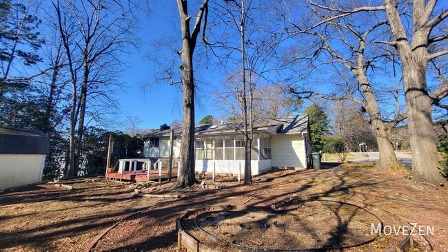 Building Photo - 1020 Wofford Ln