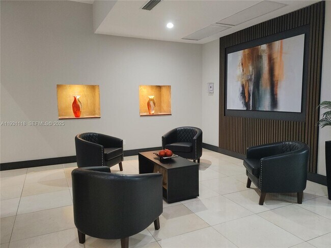 Building Photo - 555 NE 15th St