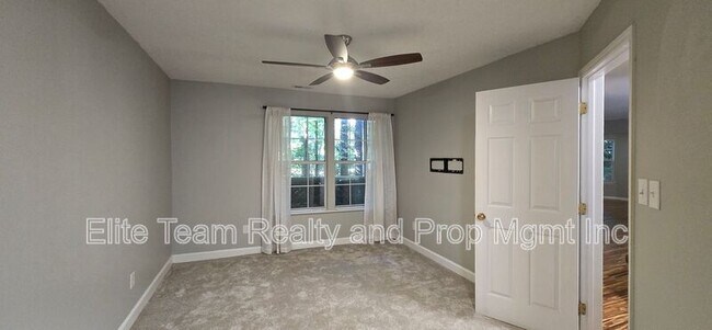 Building Photo - 6039 Gray Gate Ln