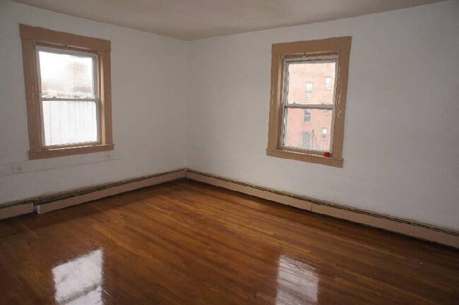 Building Photo - 9 Winship St