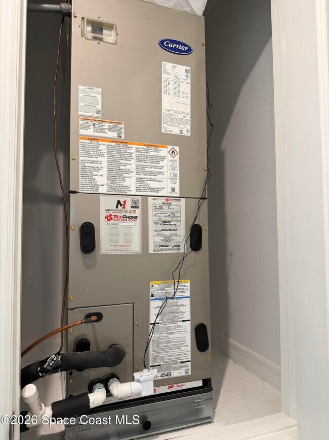 Building Photo - 917 Castleford Ave NE