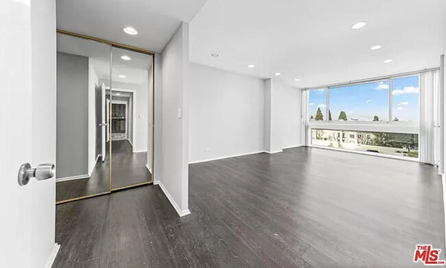 Building Photo - 2220 Avenue of the Stars