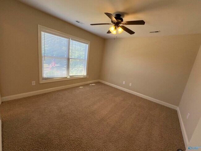 Building Photo - 2444 Bell Manor Dr SW