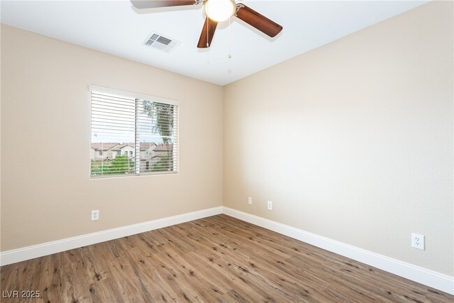 Building Photo - 830 Blushing Rose Pl