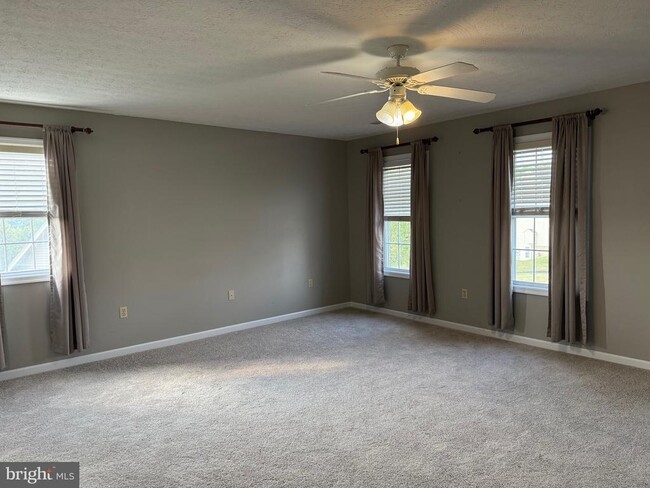 Building Photo - 51 Crystal Hill Ct