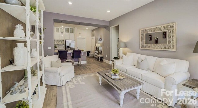 Building Photo - 16408 Holly Crest Ln