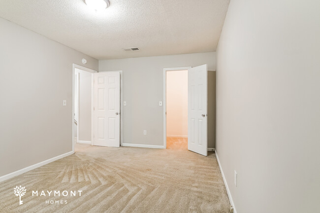 Building Photo - 3 Bedroom Home in Birmingham