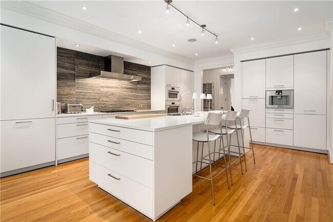 Building Photo - 4224 E Conway Dr NW