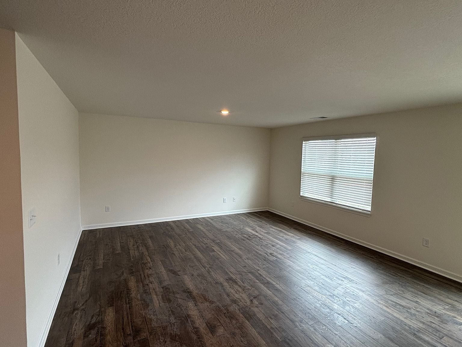 Building Photo - 1011 Persimmon Holw