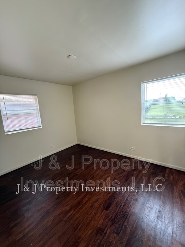 Building Photo - 408 E Clarendon Dr