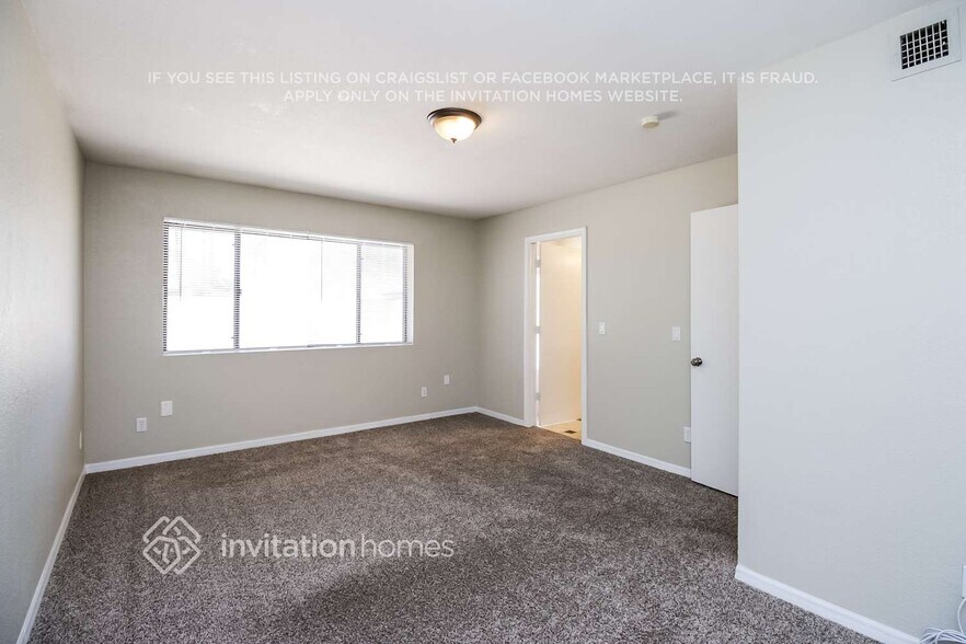 Building Photo - 1254 E Indigo St