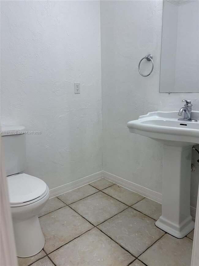 Building Photo - 1970 SW 24th Cir