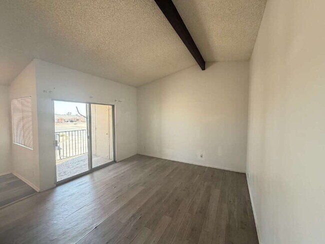 Building Photo - 10660 W Concordia Dr