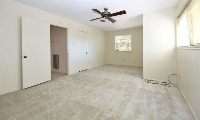 Building Photo - 10615 Windriver Dr