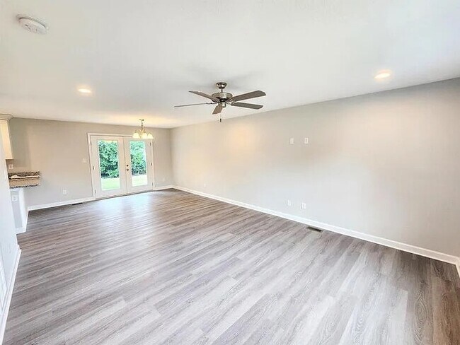 Building Photo - RENOVATED 4 BEDROOM/3 BATH IN NORFOLK! READY FOR RENT!!