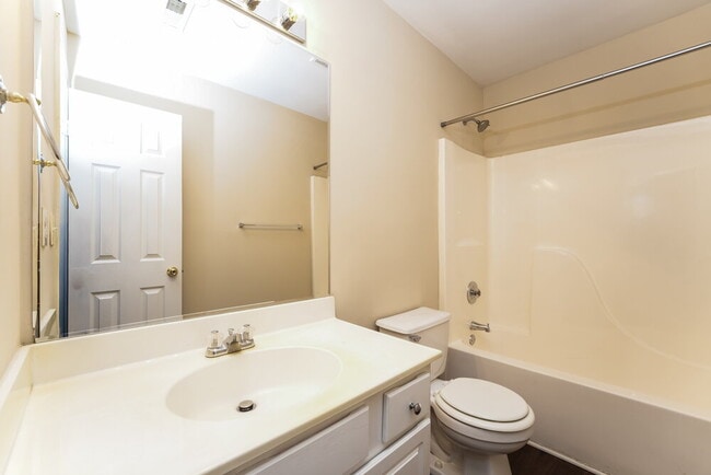 Building Photo - 919 Garden Meadows Ct