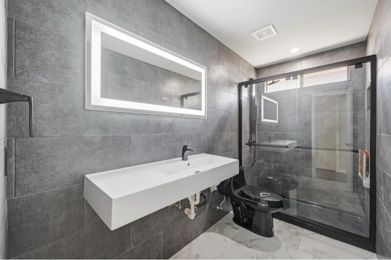 Building Photo - 4528 Sleepy Meadows Dr