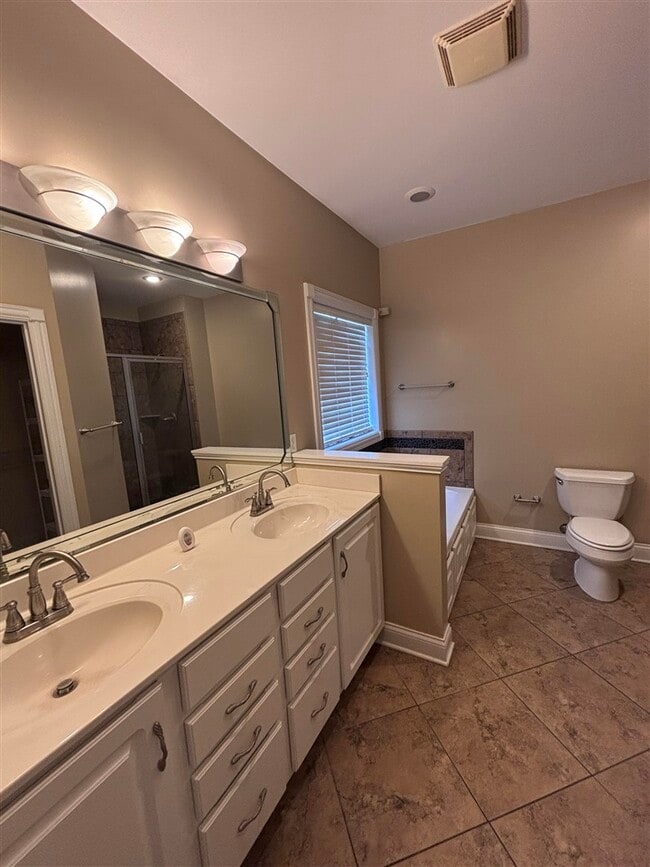 Building Photo - 311 Augusta Ave