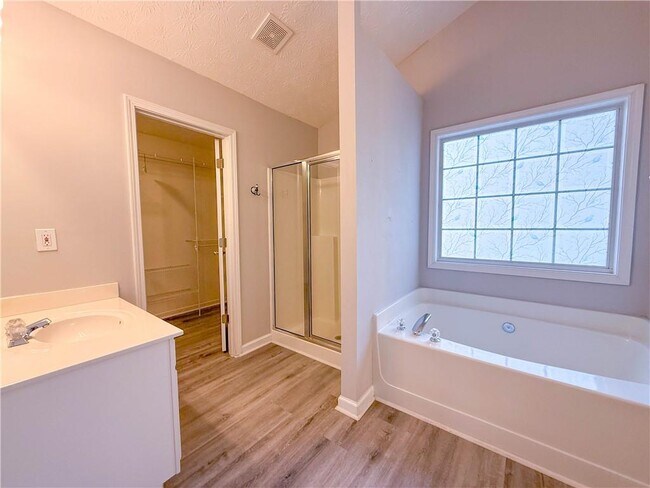 Building Photo - 2959 Belfaire Crest Ct