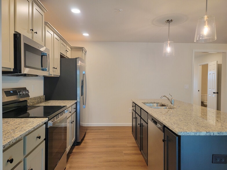 Building Photo - 145 Beech Tree Ct