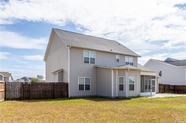 Building Photo - 573 Wedgefield Dr