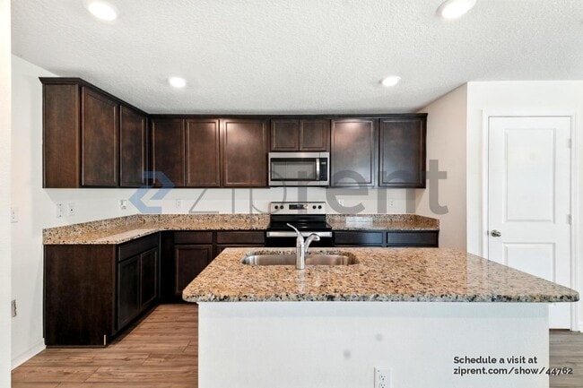 Building Photo - 5309 New Friendship Pl