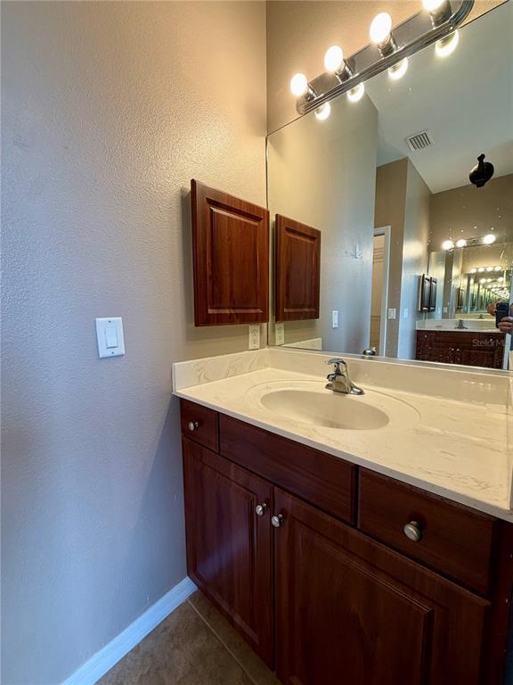 Building Photo - 1204 S San Mateo Dr