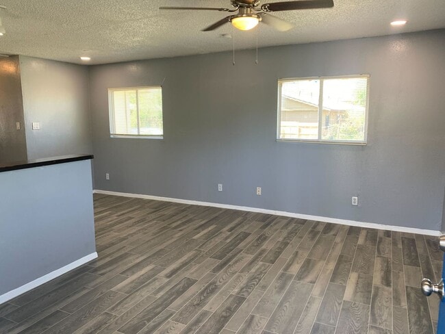 Building Photo - 2319 Observation Dr