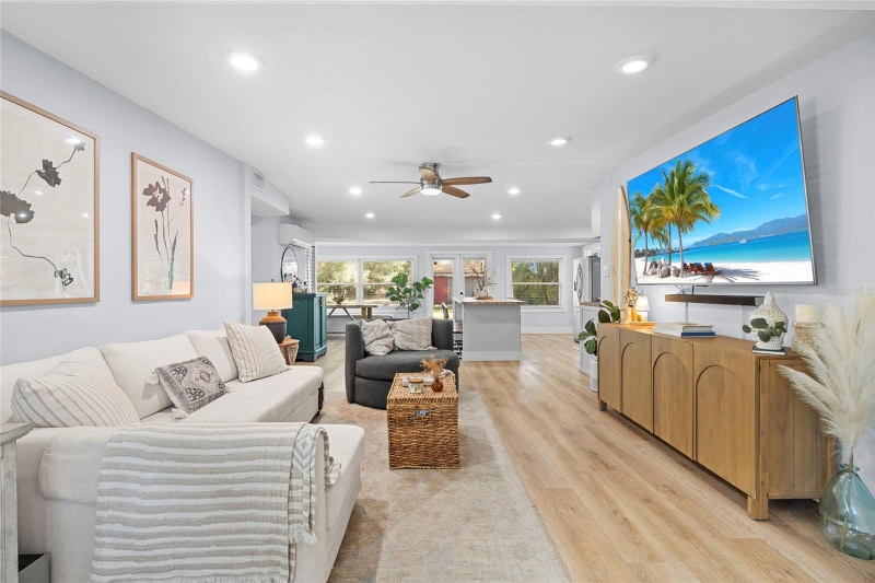 Building Photo - 7095 111th St N