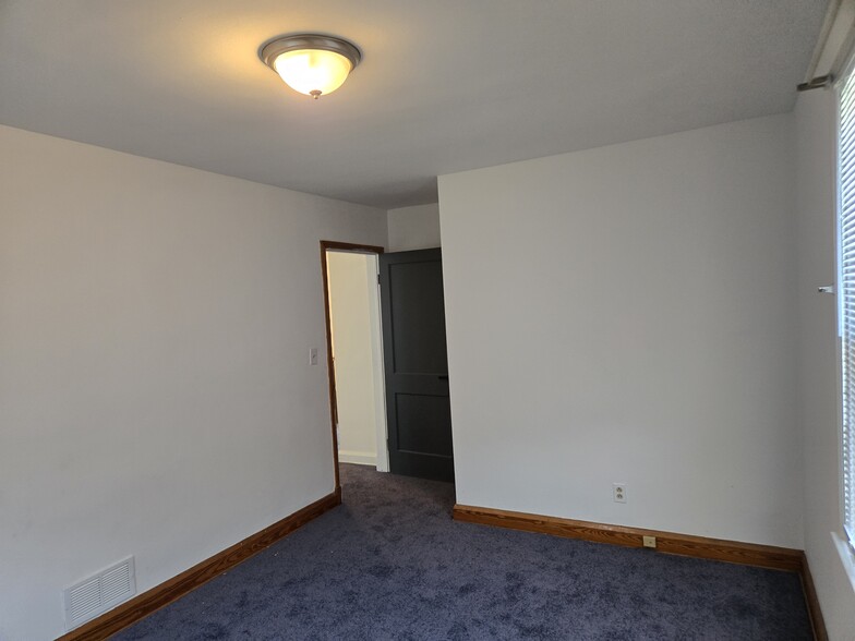 Building Photo - 3518 Elmora Ave