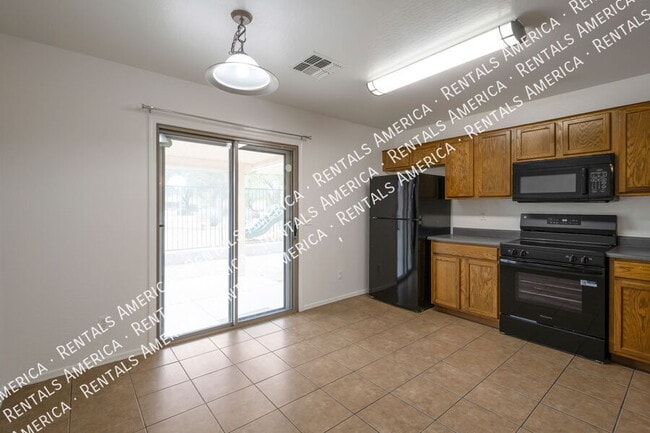 Building Photo - 2457 E Meadow Chase Dr