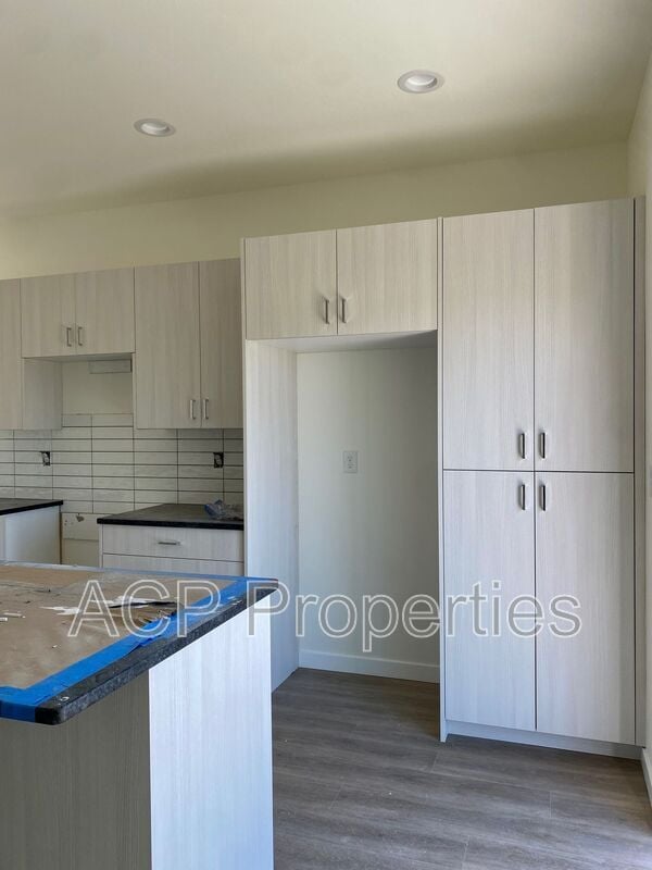 Building Photo - 1318 Bradley Ct