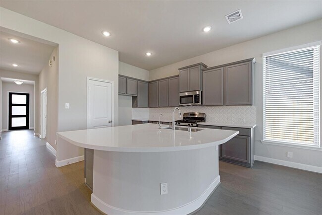 Building Photo - 8727 Arbor Trail Dr