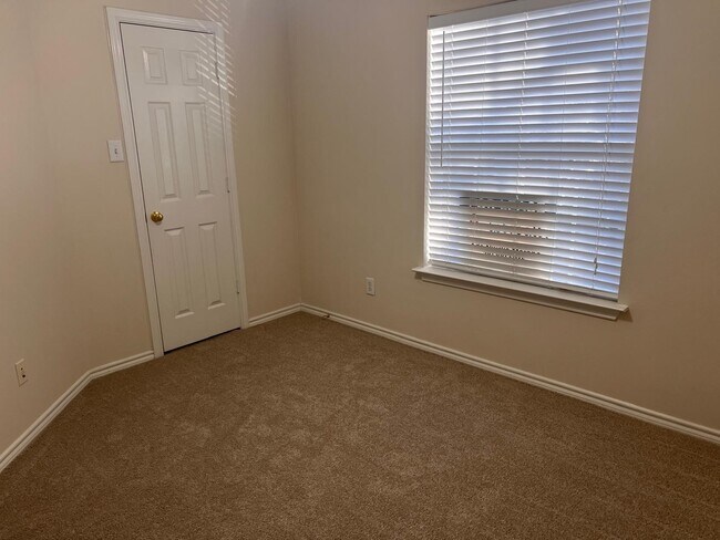 Building Photo - 114 N Camellia Grove Cir