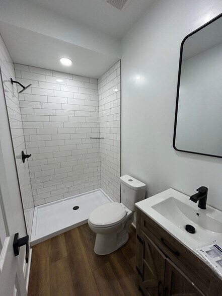 Building Photo - 1042 Edmondson Ave