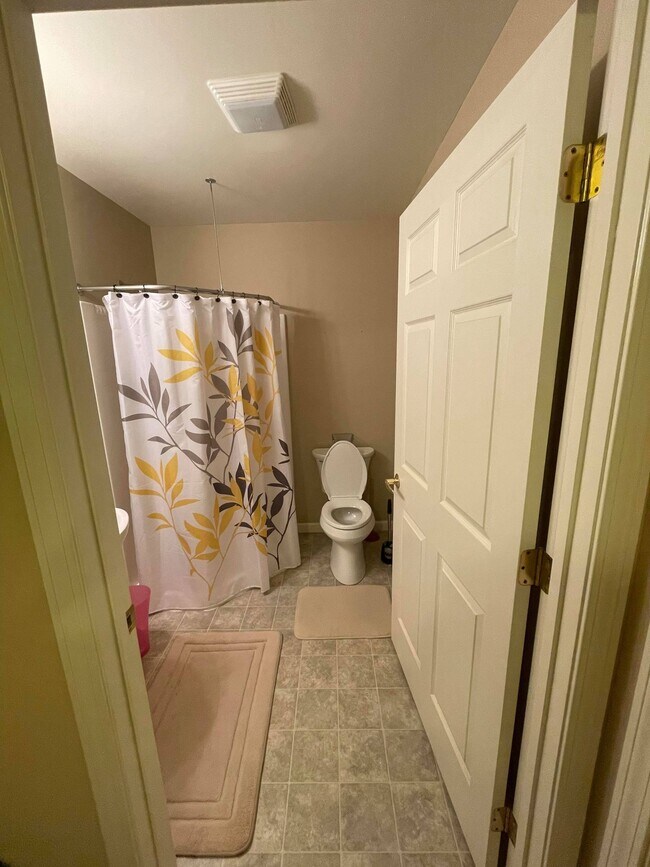 Building Photo - 7 Marion Ave