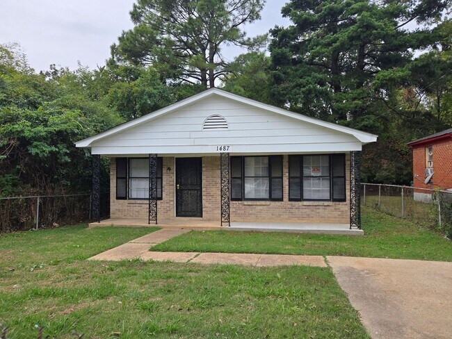 Primary Photo - 4 Success in now offering this Spacious 4 ...