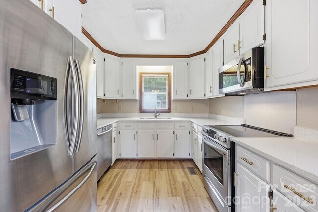 Building Photo - 6299 Spring Ct Ln