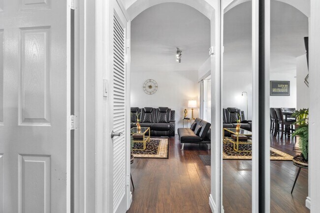 Building Photo - 5510 Adelaide Ave