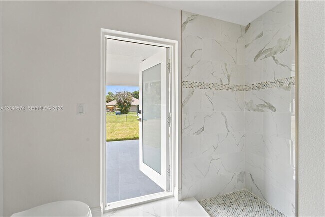 Building Photo - 5203 Birch Dr