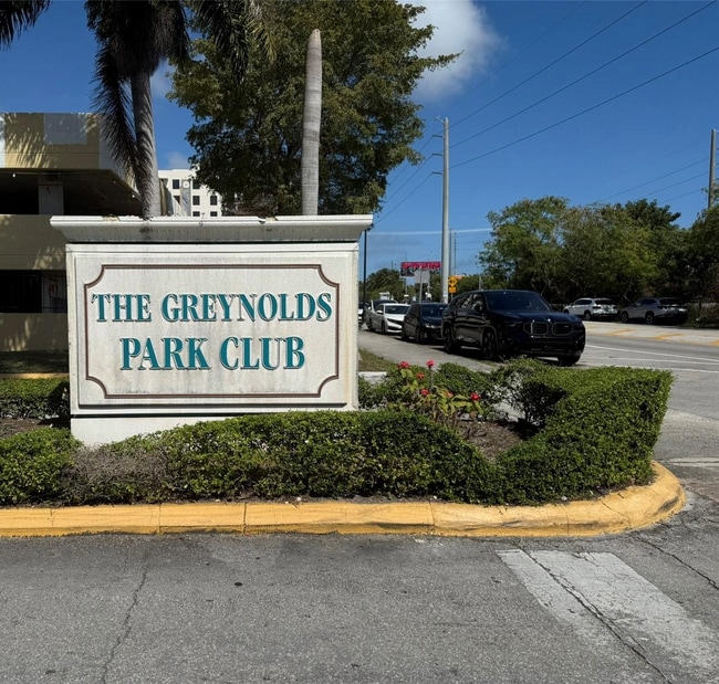 Building Photo - 17890 W Dixie Hwy