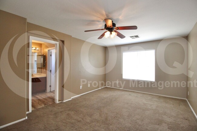 Building Photo - 5174 W Laurel Ave