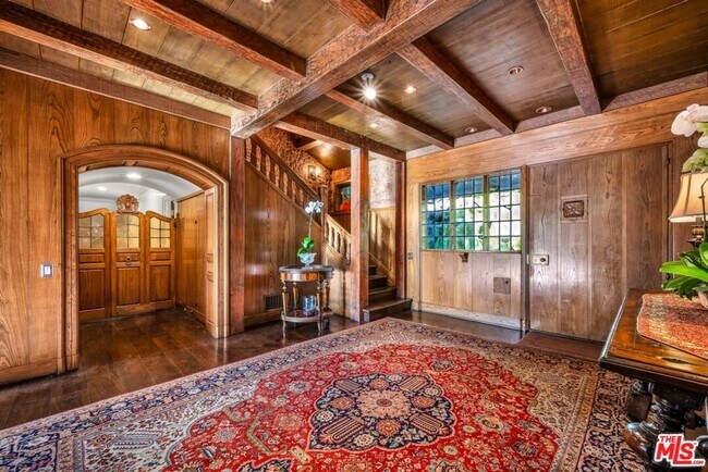 Building Photo - 829 Whittier Dr