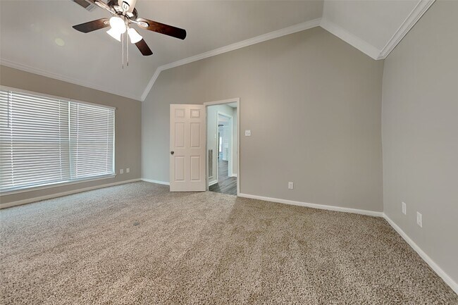 Building Photo - 1315 Forest Hollow Dr