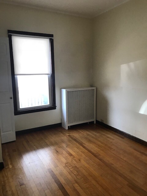 Building Photo - 39 Cook St