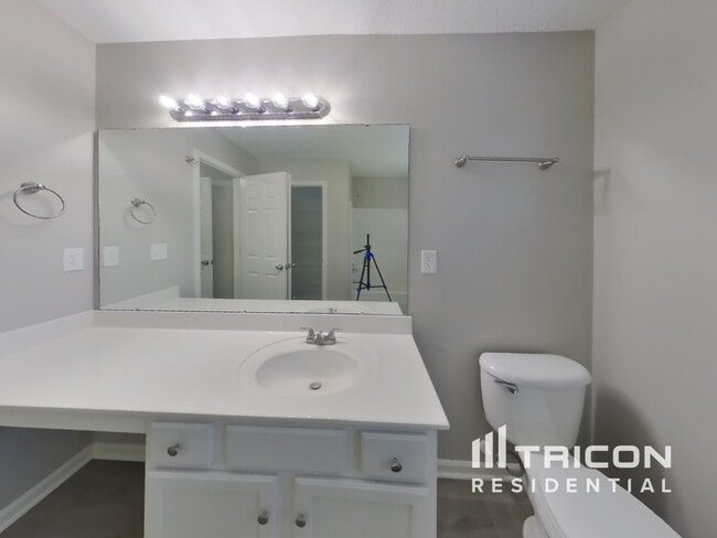 Building Photo - 2203 Ballingarry Dr