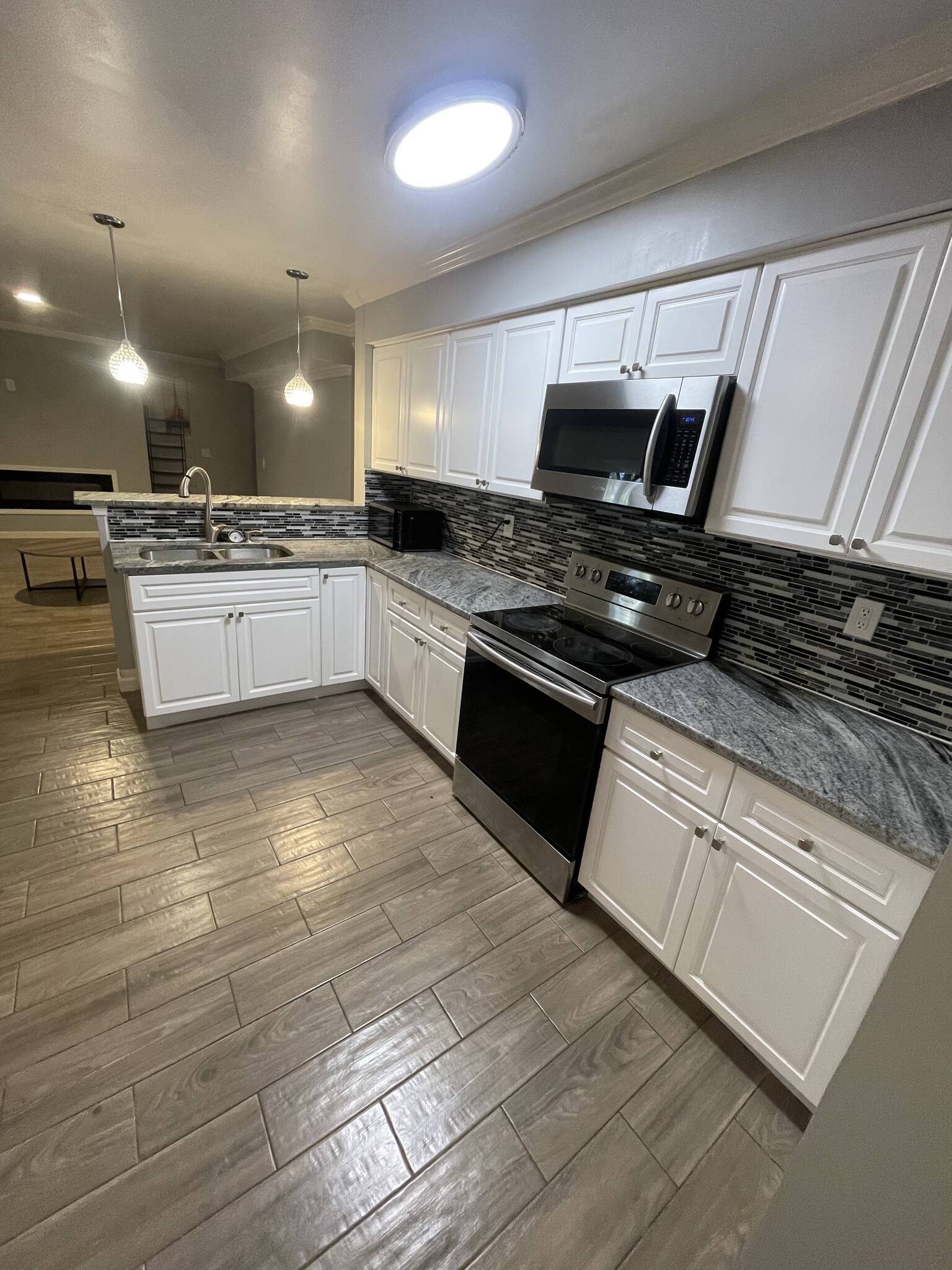 Building Photo - 585 Mulberry Park Cir