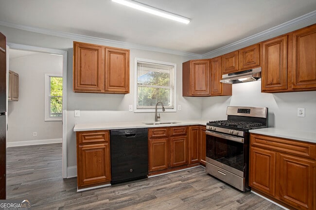 Building Photo - 3718 Daisy Dr